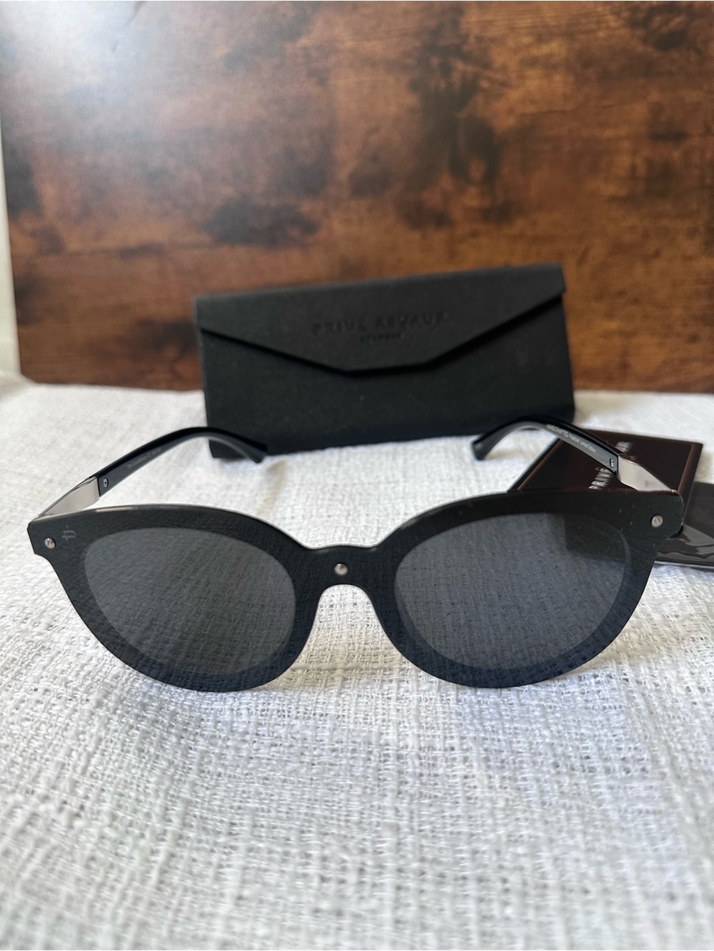 Black Round Women's Sunglasses - Classic Shield Style
